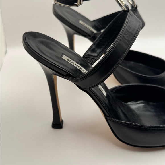 Manolo Blahnik Black Ankle Strap Leather - size 39 - Picture 12 of 12